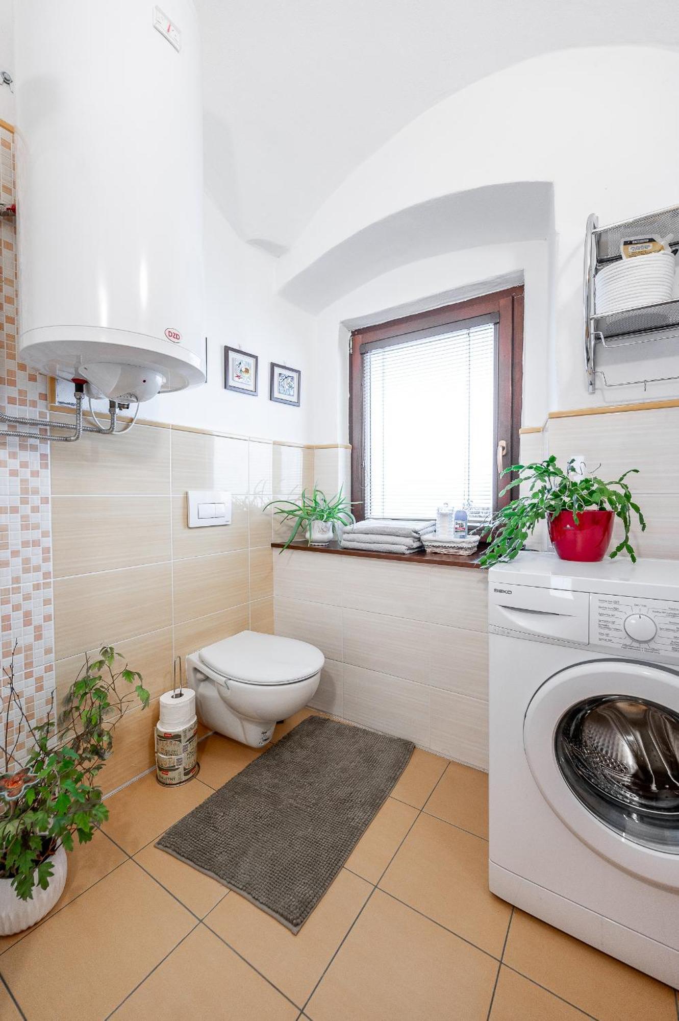 2 Room Flat Hlavna Kosice With Parking Екстер'єр фото